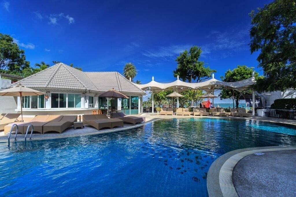 Фото Pattaya Discovery Beach Hotel 4*