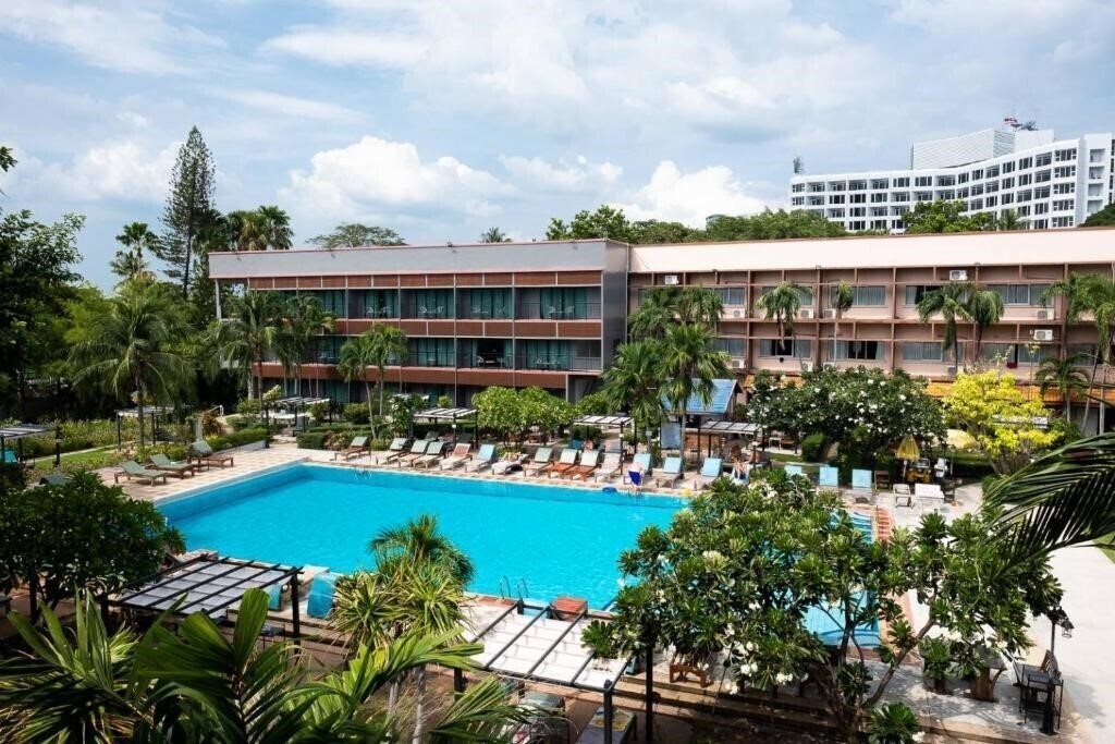 Фотографія Basaya Beach Hotel & Resort 3*