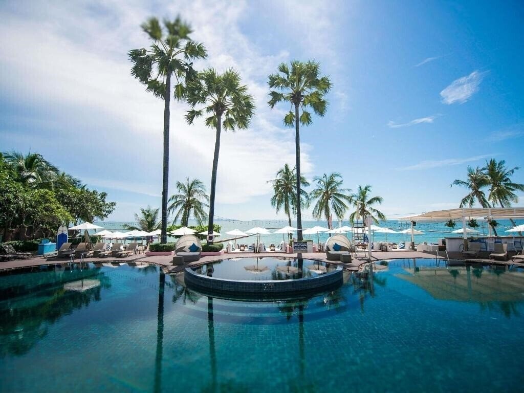 Готель Pullman Pattaya Hotel G 5*