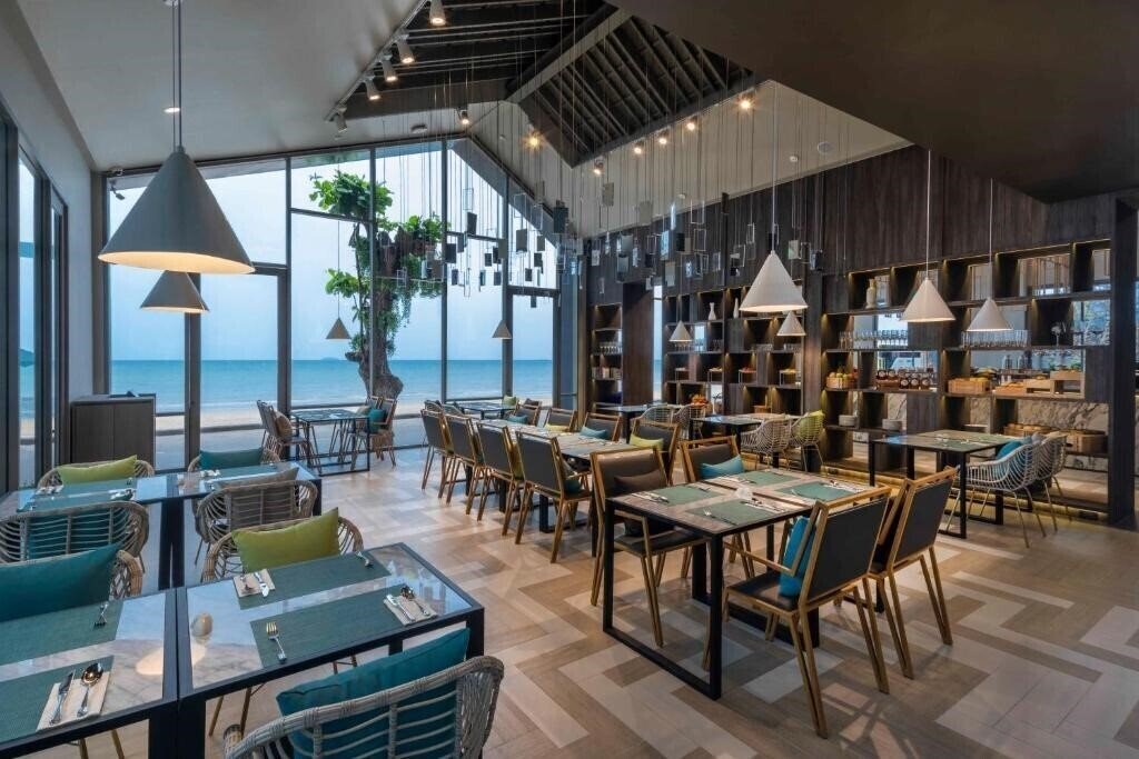 Отель U Jomtien Pattaya 4*