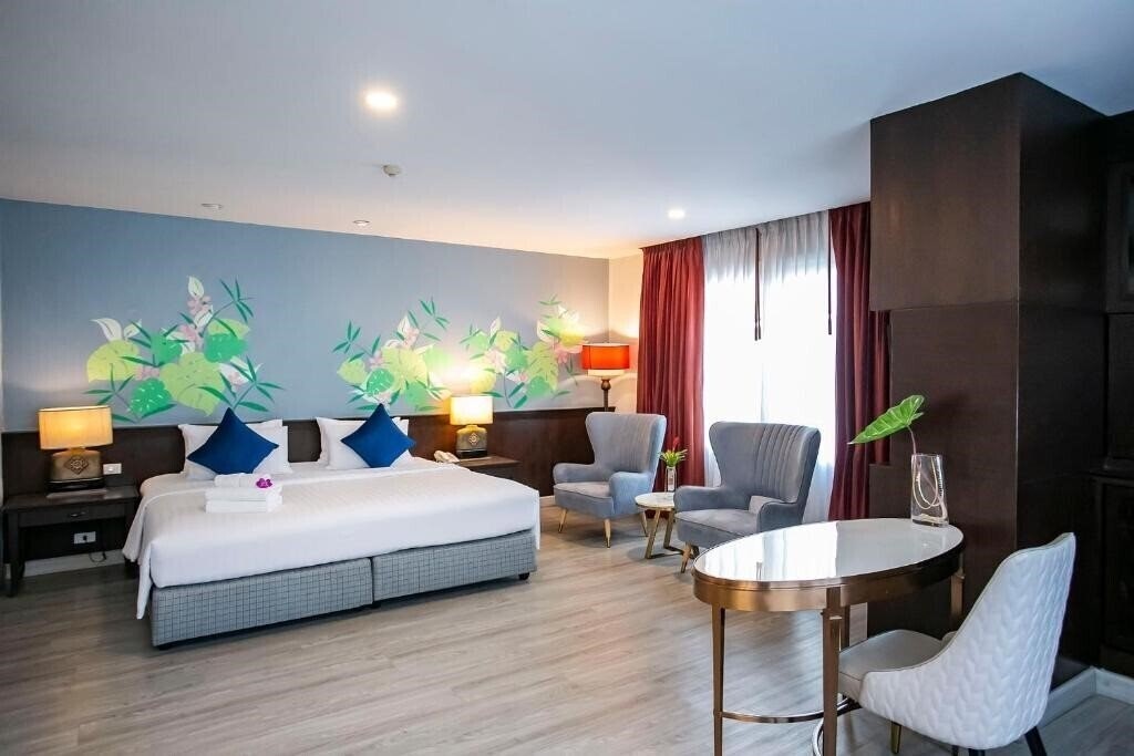 Фото Empress Pattaya Hotel 2*