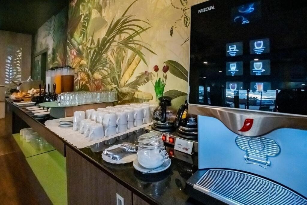 Фотография Empress Pattaya Hotel 2*