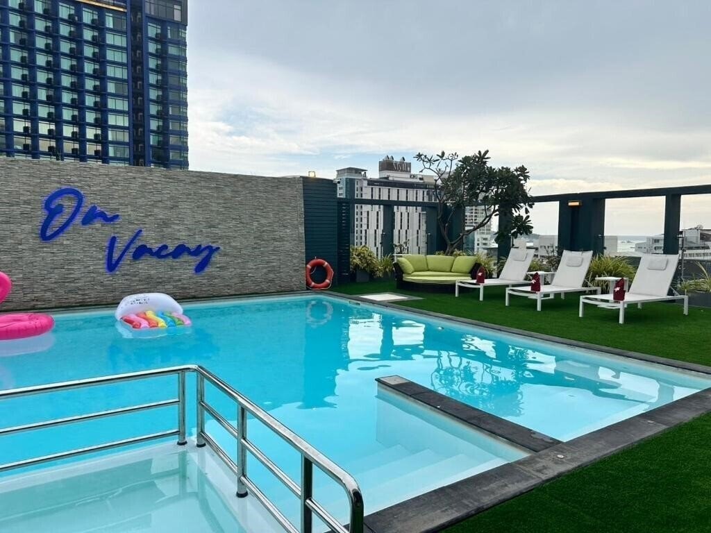 Изображение Empress Pattaya Hotel 2*