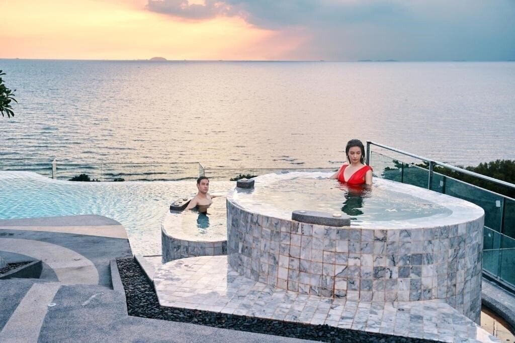Фото Bayphere Hotel Pattaya 5*
