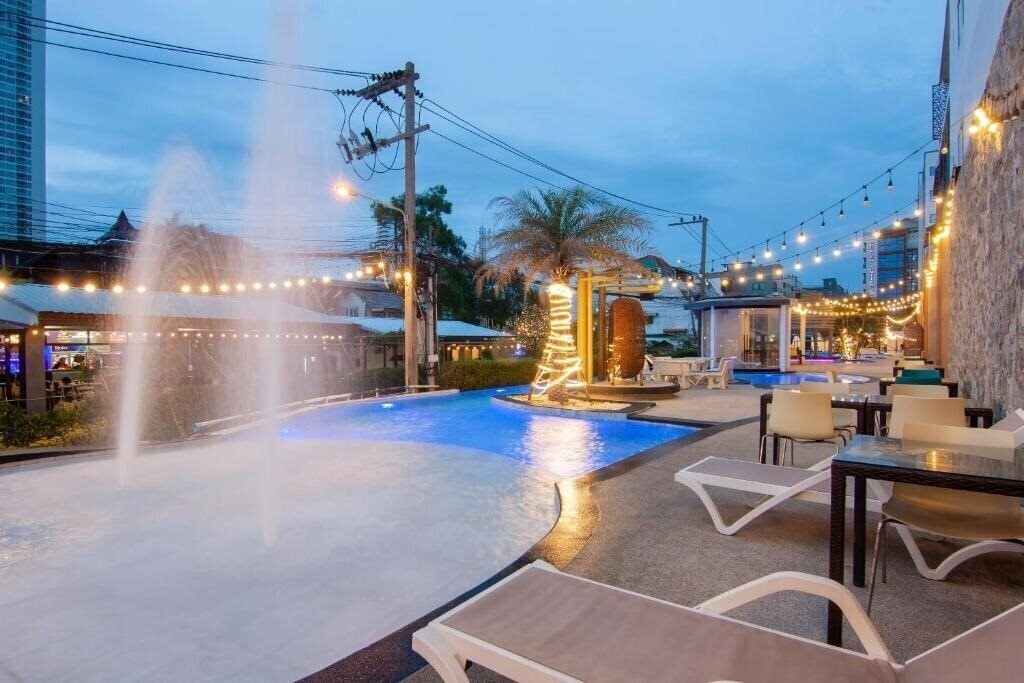 Картинка Golden Jomtien Beach Hotel 4*