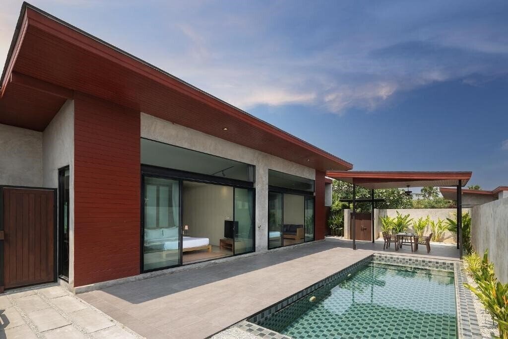 Отель Sunday Sea Two Pool Villa Pattaya 4*
