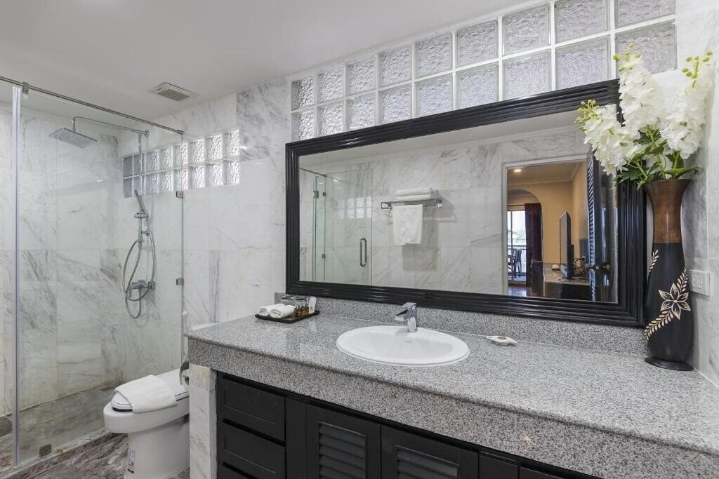Фотография The Ambiance Hotel 3*