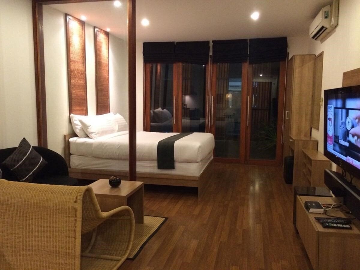 Готель 5ive Beach House Hotel 3*