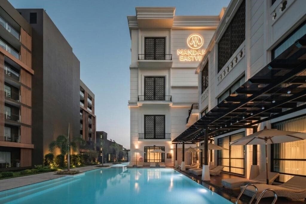 Отель Mandarin Eastville 5*