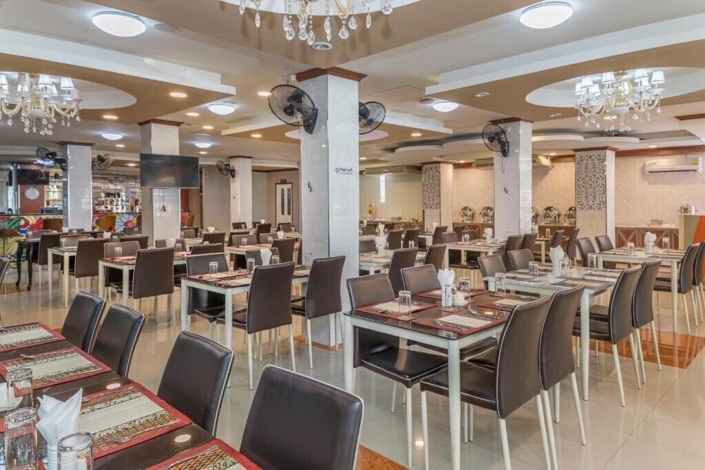 Изображение Regenta Central Residency 3*