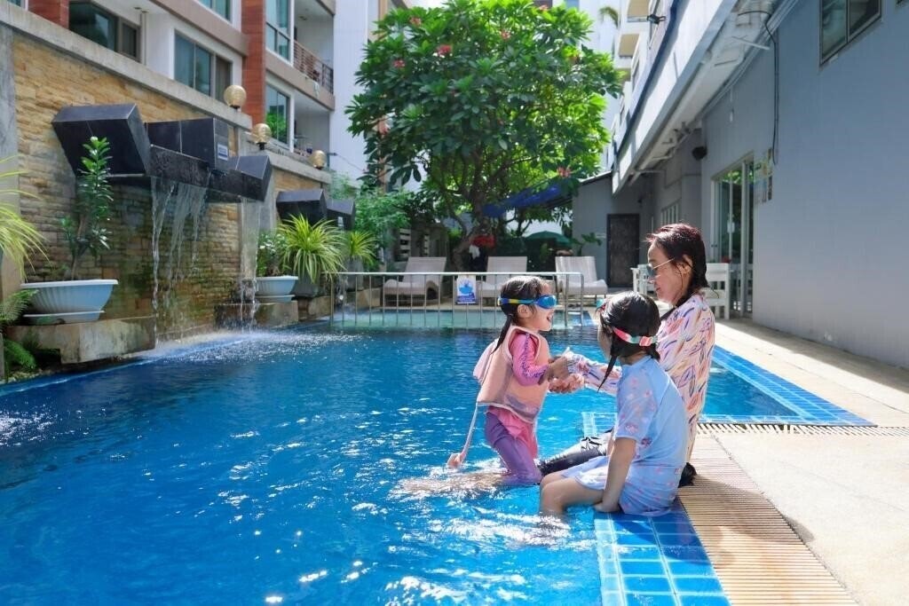 Фотографія Kokotel Pattaya South Beach 4*