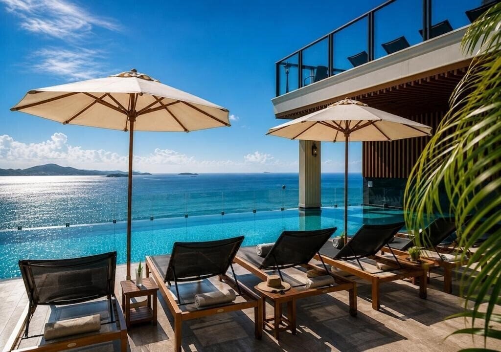 Отель The Elysium Pratumnak Pattaya 5*