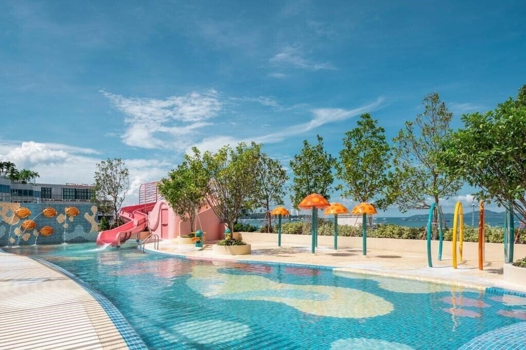 Готель Elong Hotel Pattaya Jomtien Beach 5*