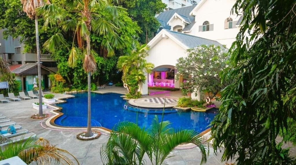 Готель Pooh Beach Resort & SPA 4*