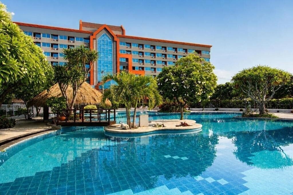 Готель Coco Beach Hotel Jomtien Pattaya 4*
