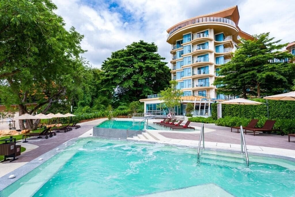 Отель Centara Sonrisa Residences & Suites Sriracha 4*