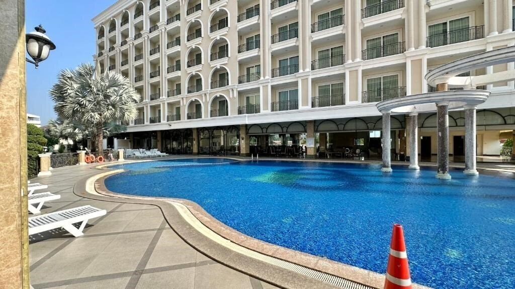 Готель LK Crystal Ville 4*
