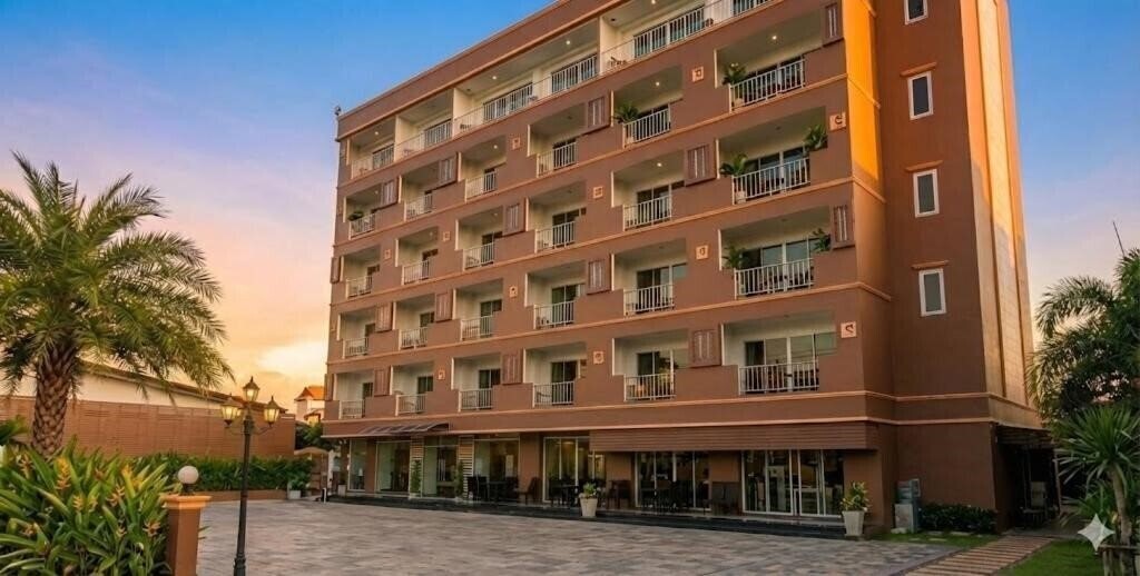 Фотографія Valhalla Pattaya Hotel 3*