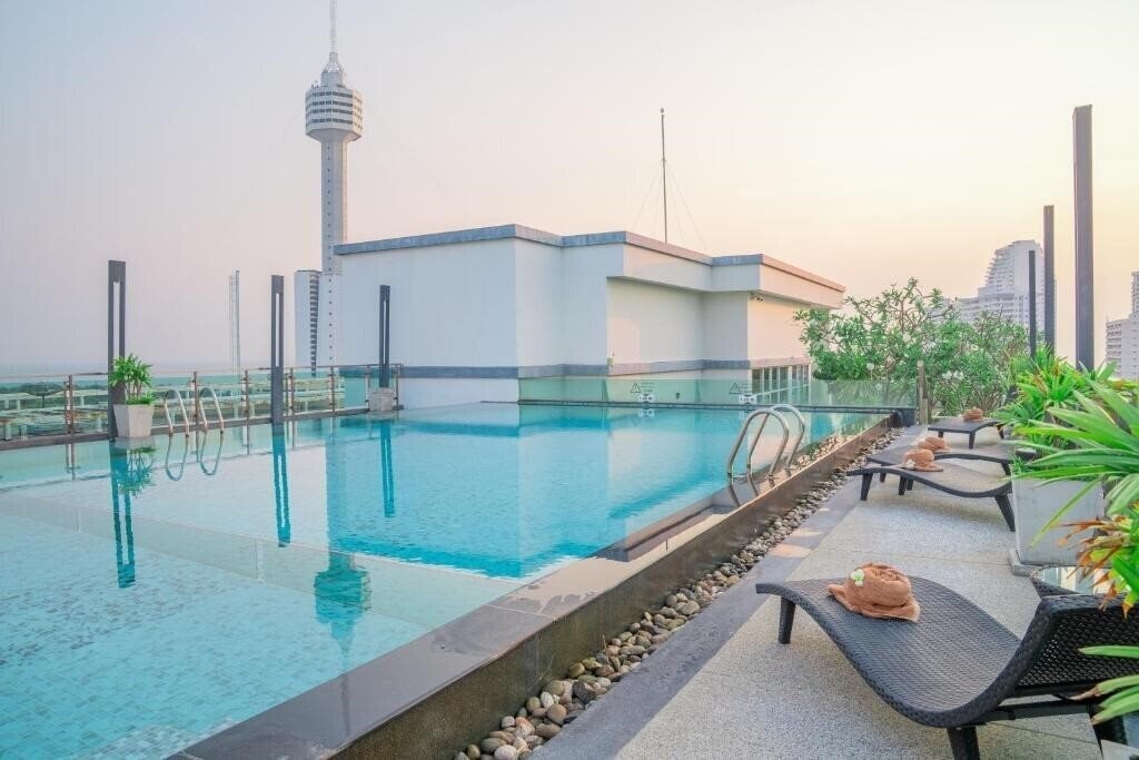 Готель Royal Prince Resort Pattaya 4*