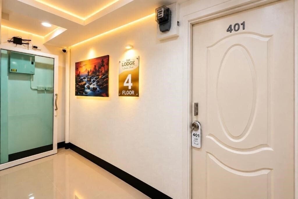 Фотография The Lodge Jomtien 9 2*