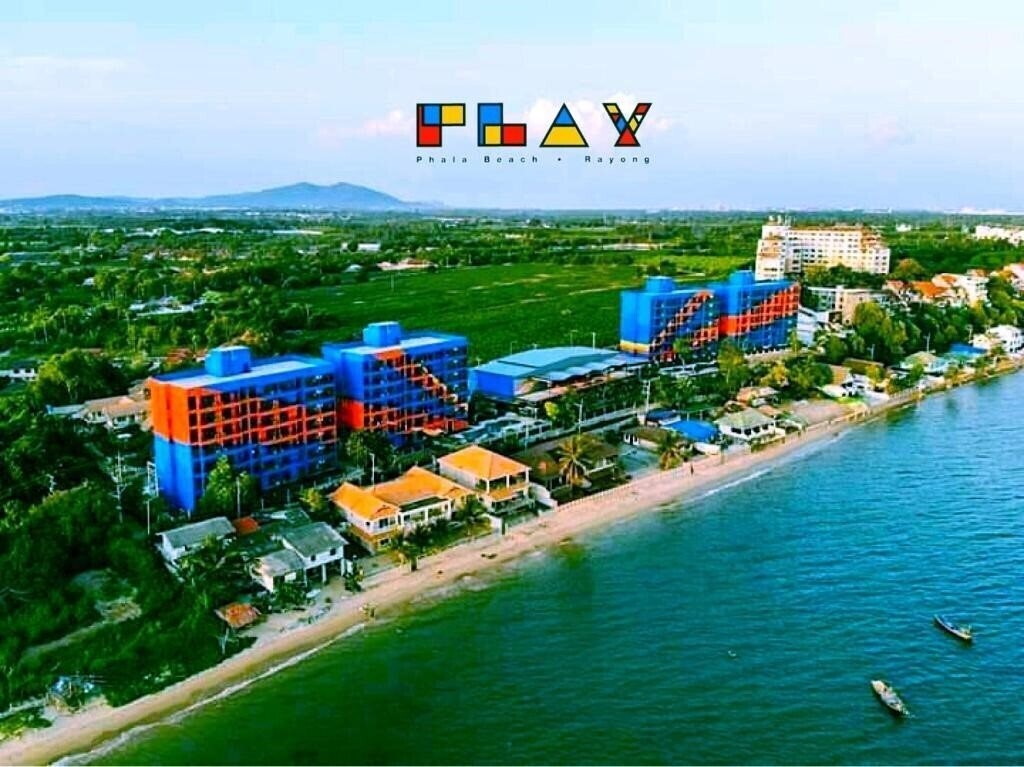 Готель Play Phala Beach Rayong 4*