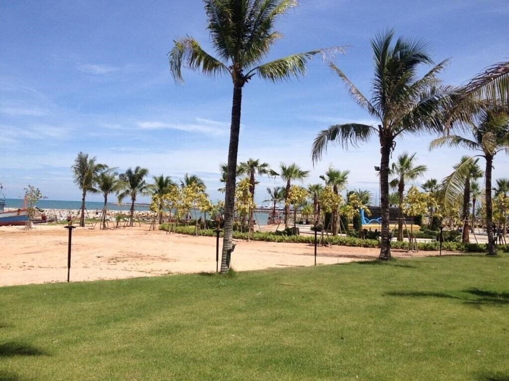 Готель Sunday Sand Beach Pattaya 5*