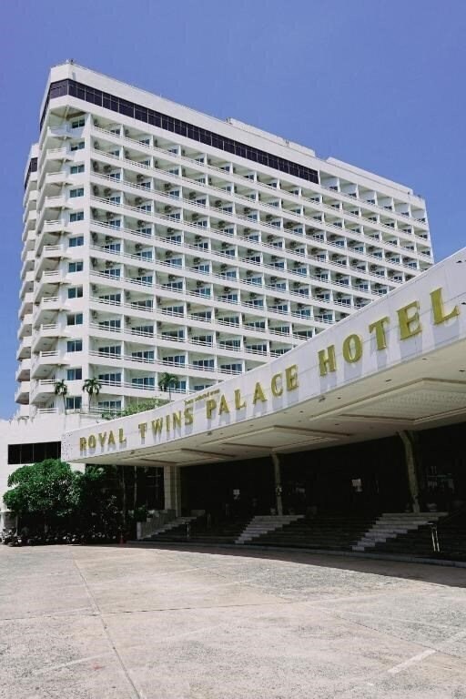 Готель Royal Twins Palace Hotel 3*