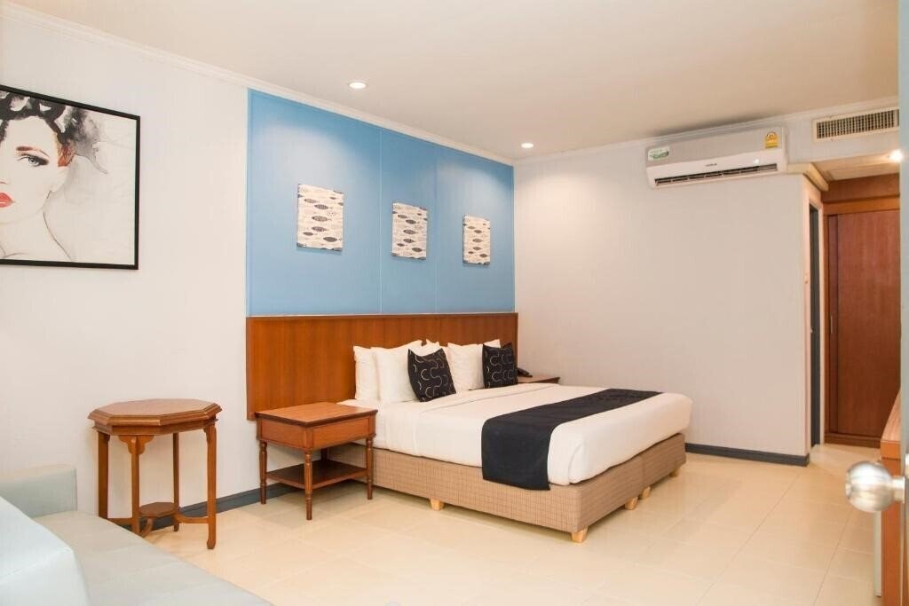 Фото S Lodge Pattaya 3*