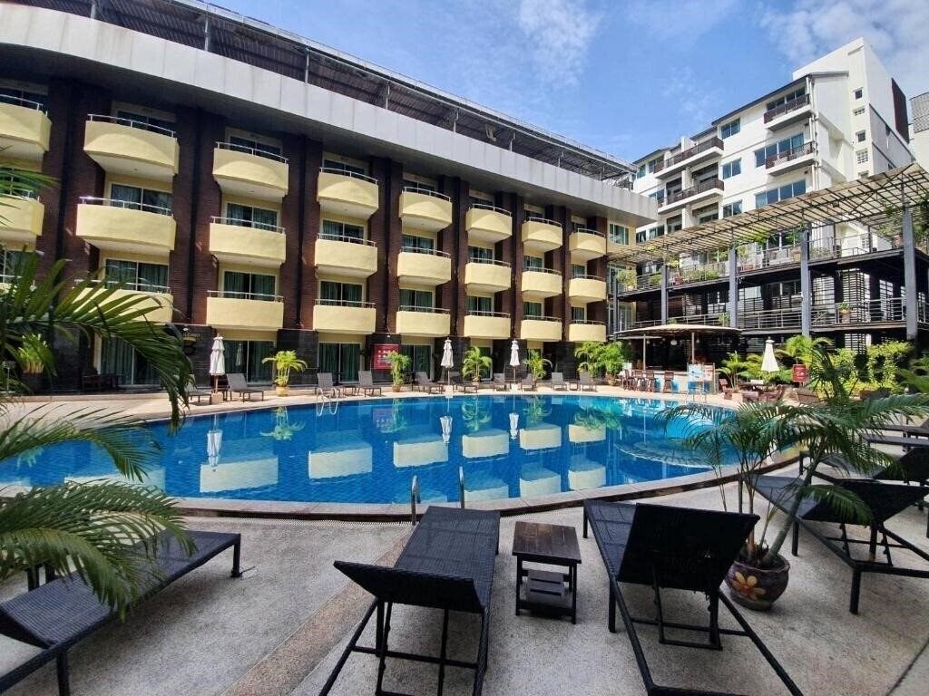 Отель Baron Beach Hotel 3*
