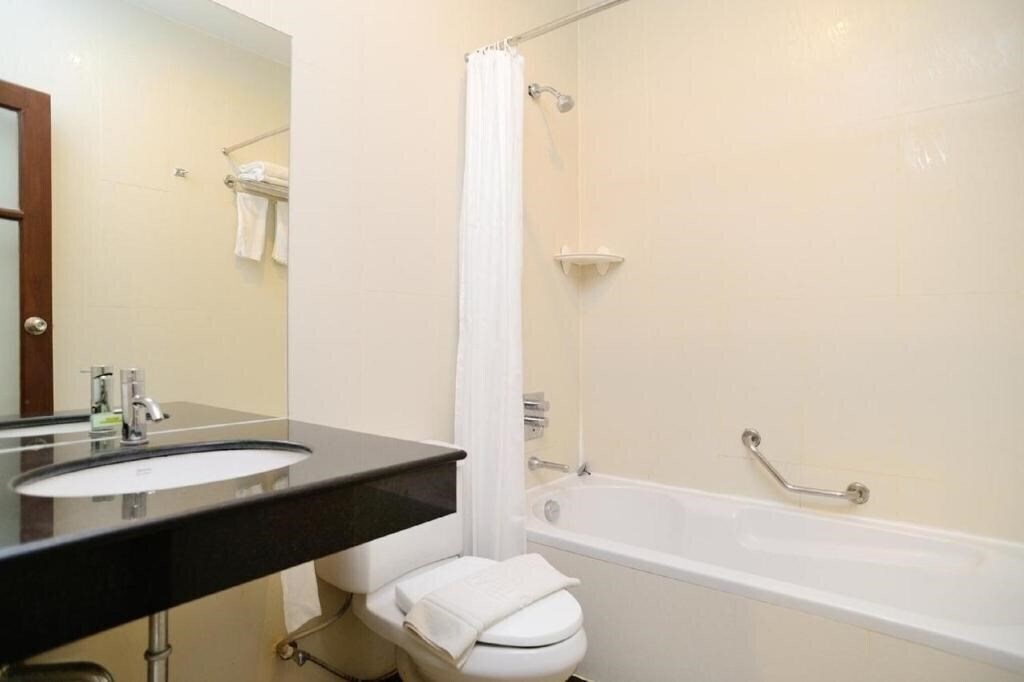 Фото Kamala Beachfront Apartment 3*