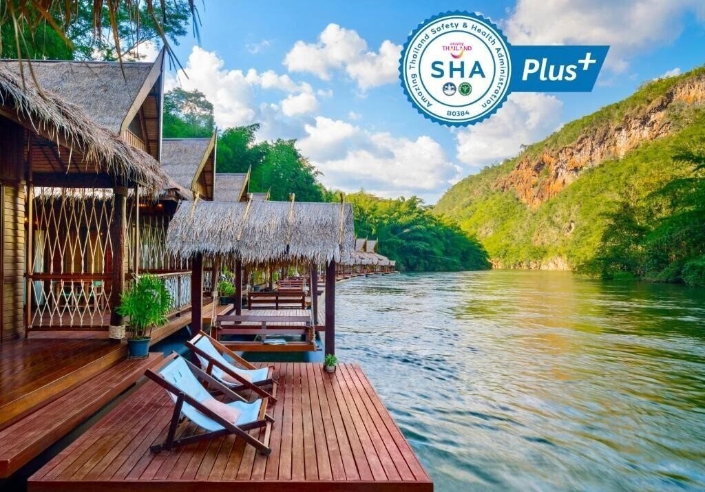 Готель The Float House River Kwai 4*