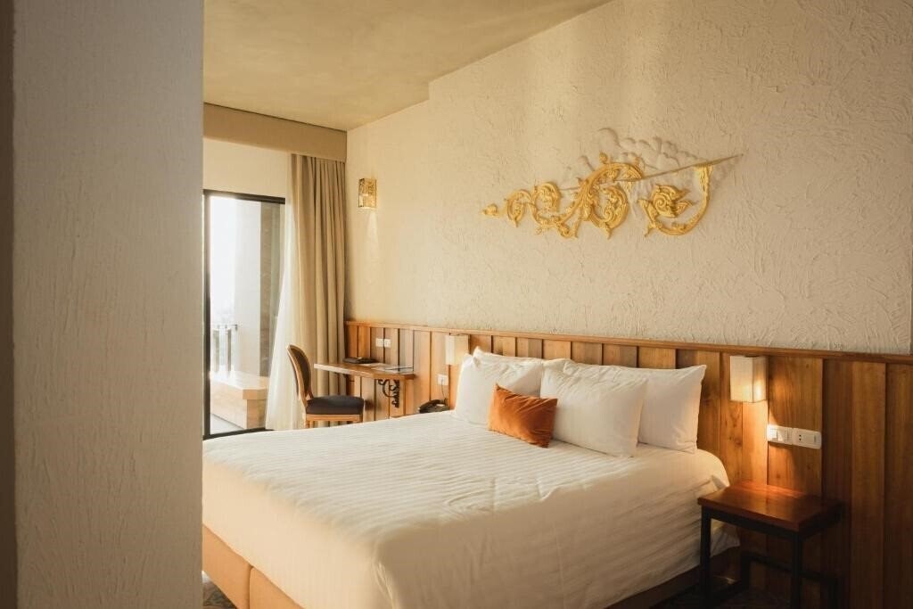 Картинка Natee The Riverfront Hotel Kanchanaburi 4*
