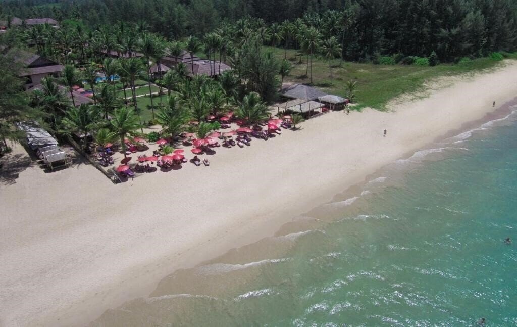 Готель Andamania Beach Resort And Spa 3*
