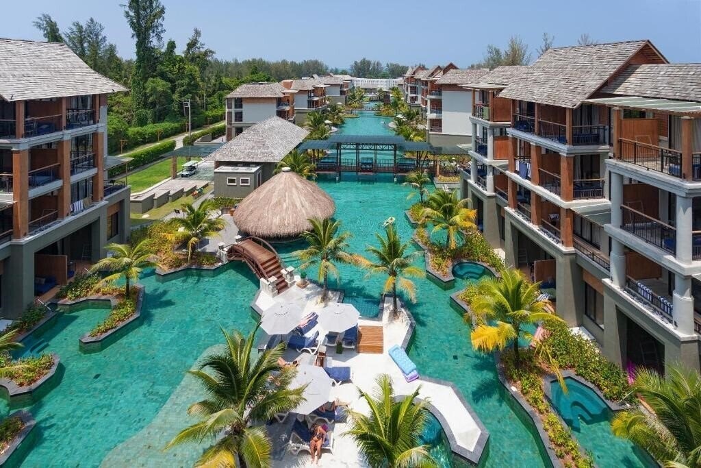 Отель Mai Holiday By Mai Khao Lak 5*