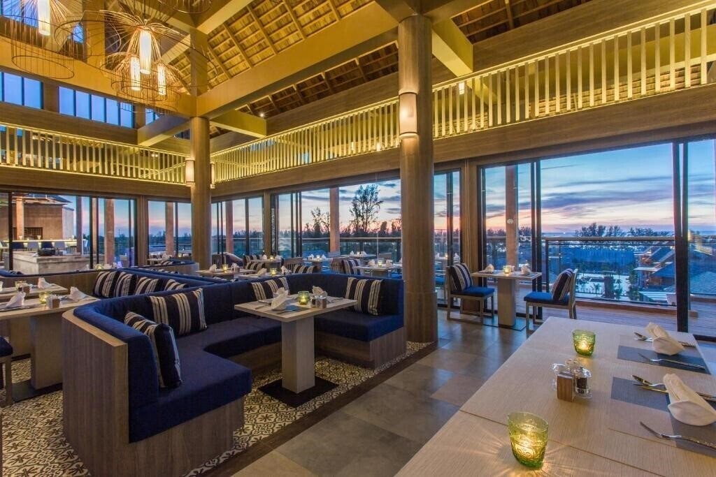 Изображение Mai Holiday By Mai Khao Lak 5*