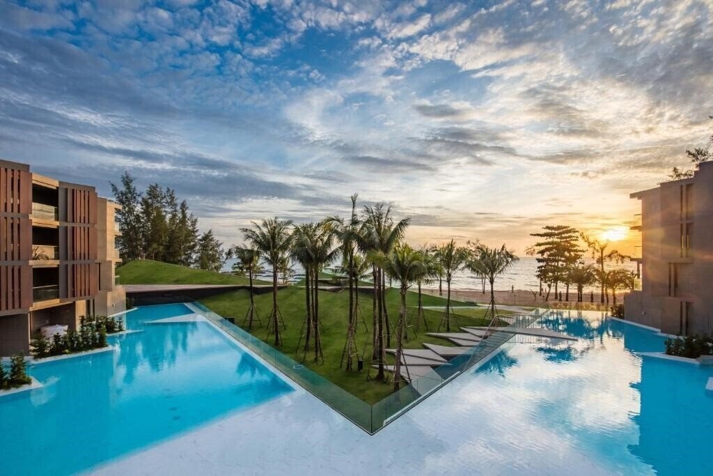 Фото La Vela Khao Lak 5*