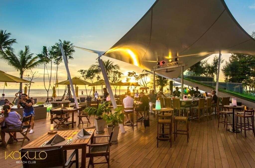 Фотографія La Vela Khao Lak 4*