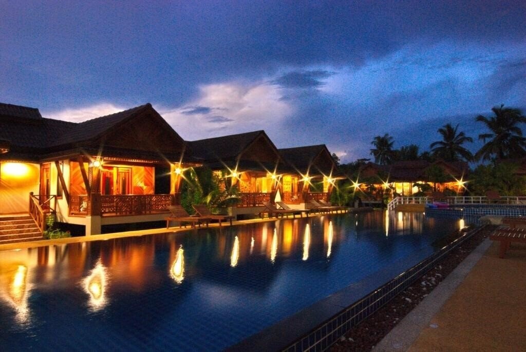 Готель Sangsawan Palace Khaolak Resort 3*