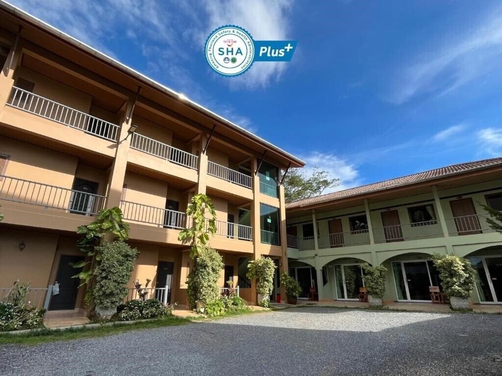 Отель Srichada Hotel Khaolak 3*