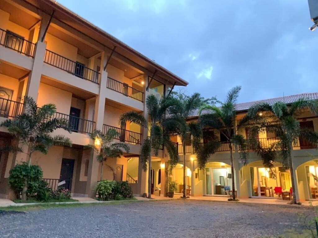 Изображение Srichada Hotel Khaolak 3*