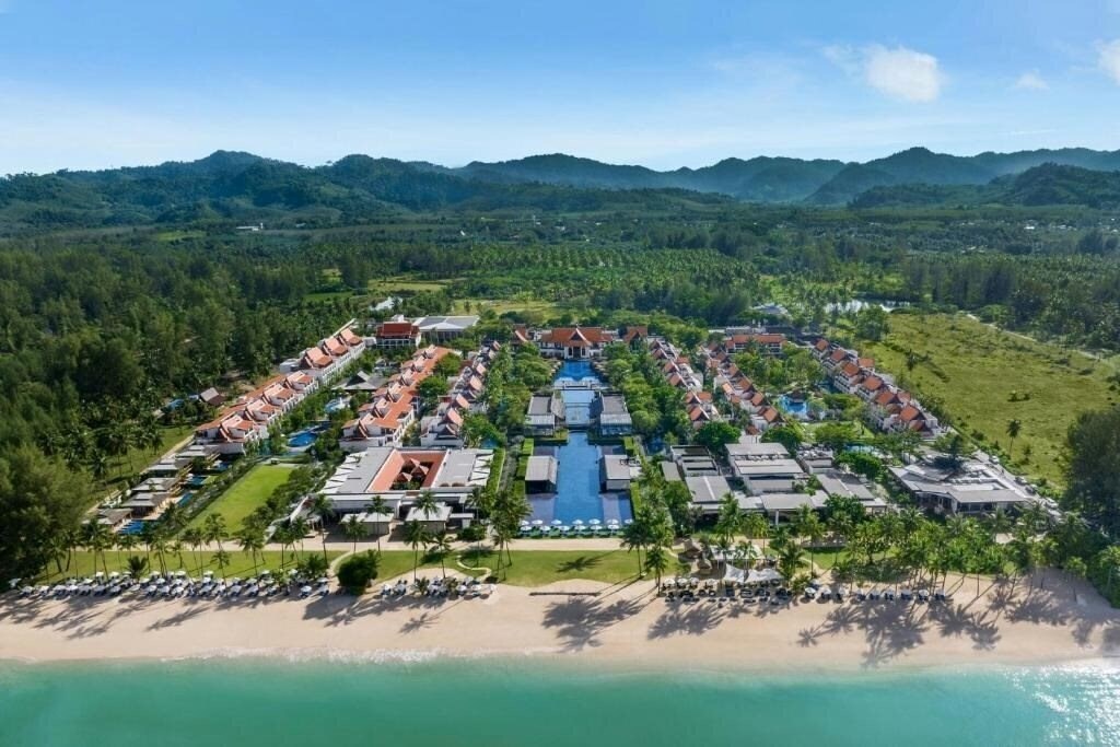 Готель Marriott Vacation Club Khao Lak Beach Resort 5*