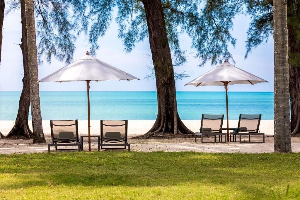 Фото Outrigger Khao Lak Beach Resort 5*