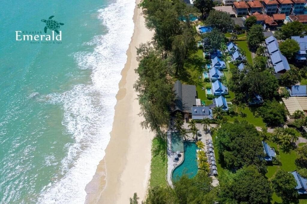Готель Khao Lak Emerald Beach Resort & Spa 4*