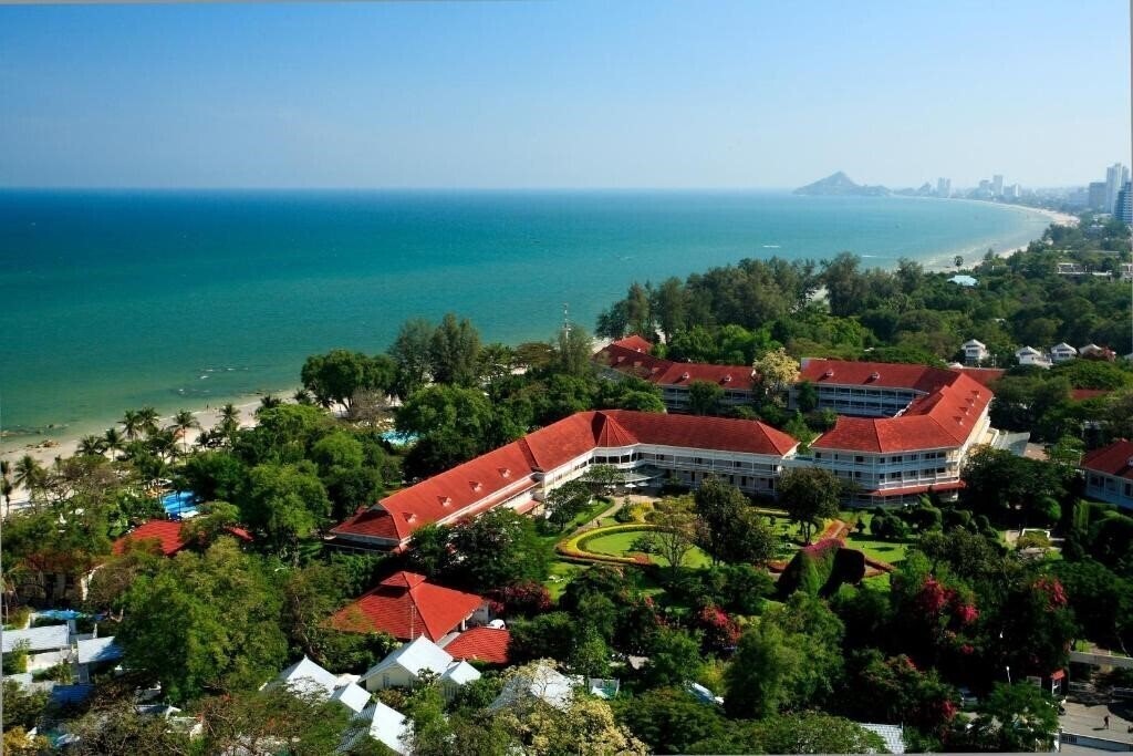 Отель Centara Grand Beach Hua Hin Prince Palace 4*