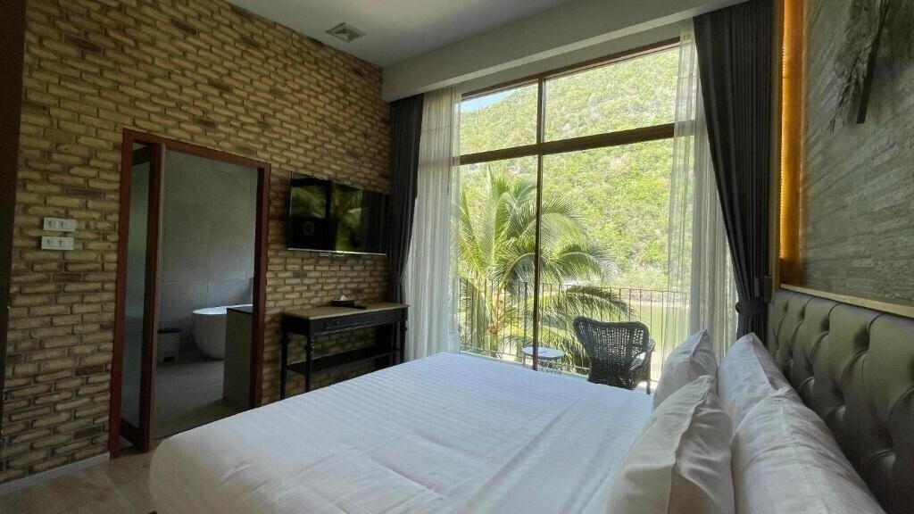Фото La Isla Pranburi Beach Resort 4*