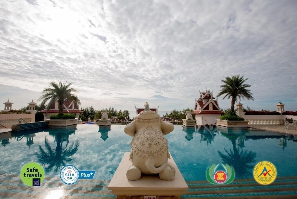 Фото Grand Pacific Sovereign Resort 5*