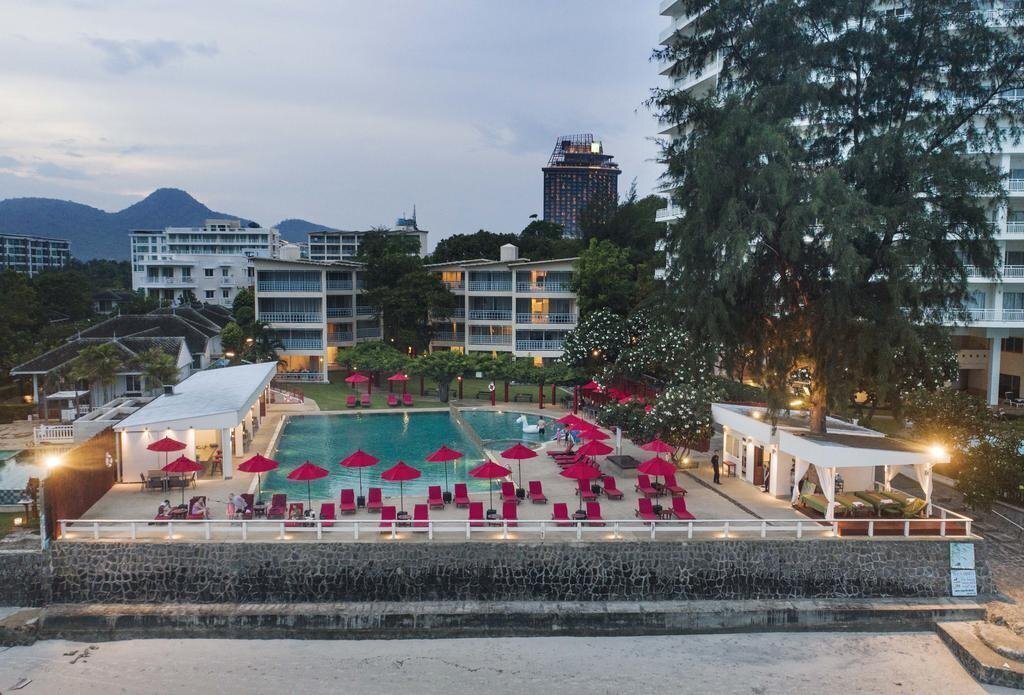 Готель Chom View Hotel Hua Hin 3*