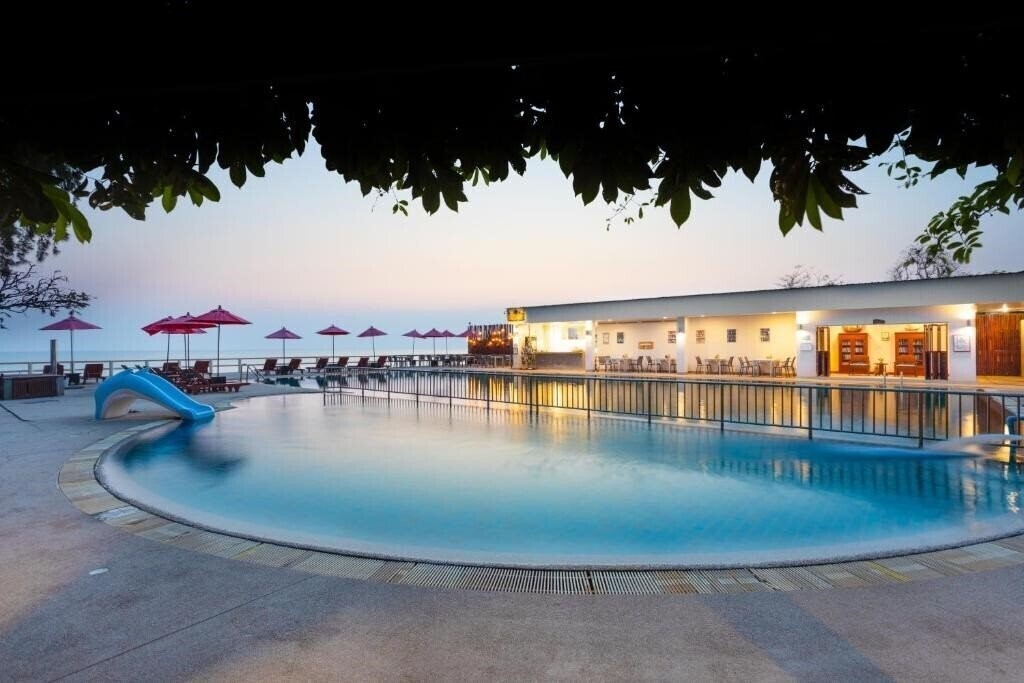 Фотография Chom View Hotel Hua Hin 3*