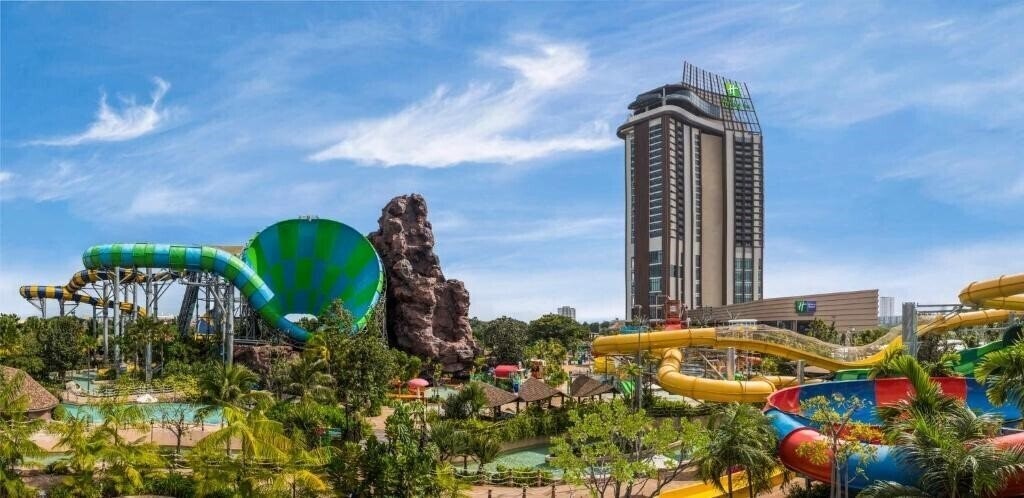 Готель Holiday Inn Vana Nava 4*