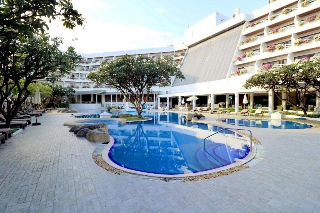 Готель The Cha-Am Methavalai Hotel 4*